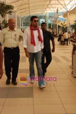Abhishek Bachchan at Mumbai airport from a trip to Goa on 15th April 2010 (8).JPG